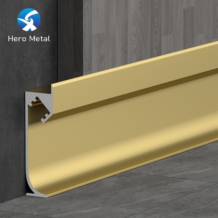 wall pallet skirting